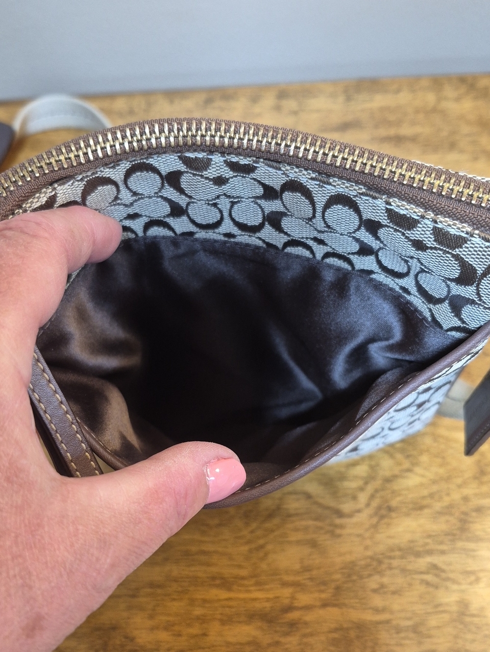 COACH Signature Pattern Jacquard 'Swingpack' Crossbody Shoulder Bag - Picture 14 of 17